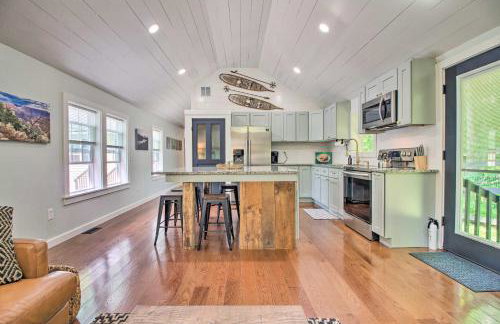 Stylish Mountain Home Near Ski, Golf and Manchester! - Foto 6