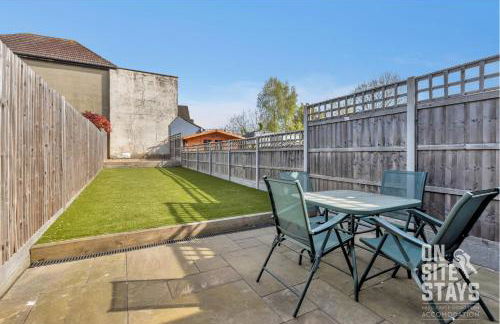 OnSiteStays - Large 3 bedroom, 2 bathroom, driveway, Garden, Sleeps 6 Comfortably - Foto 10