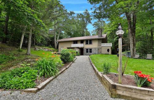 Fun In Fun Out Ski Home - Upper Unit, Renovated 3BR-2BA, Hot Tub, Close to Resort - Foto 42