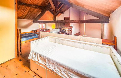 2 Bedroom Awesome Home In Les Cabannes - Foto 14