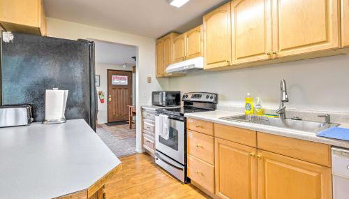 Walkable Sitka Getaway with Community Perks! - Foto 2