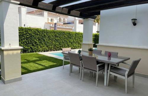 Fantastica villa con piscina en gran golf resort - Foto 1