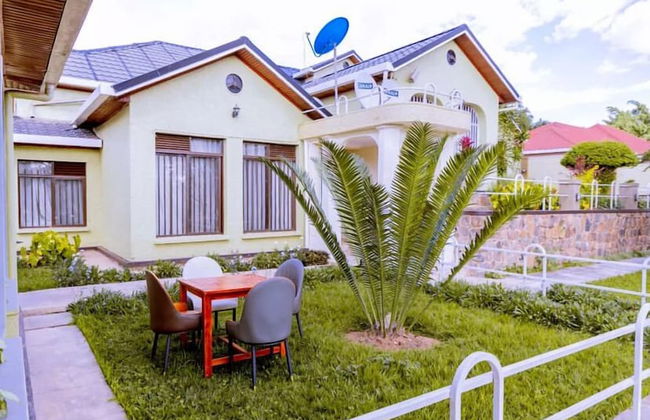 Emerald Villa Cafe & Restaurant - Foto 6