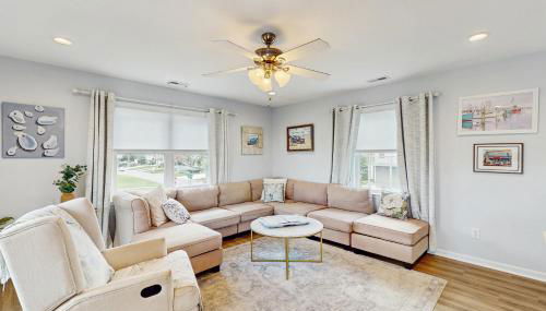 Updated three-story home with kayaks, bikes, & water views - great location - Foto 2