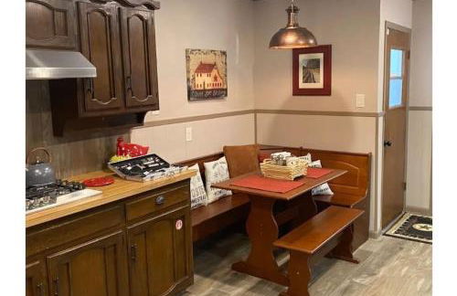 StockYards! Walk 3 Blocks-Ranch House sleeps 8 - Foto 43