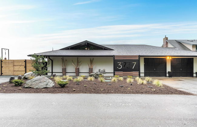 Oceanfront w/ Game Room, Fire Pit, Panoramic Views Angels Landing by Avantstay - Photo 46