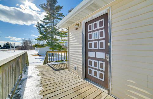 Cozy Tawas City Home with Views of Lake Huron! - Foto 25