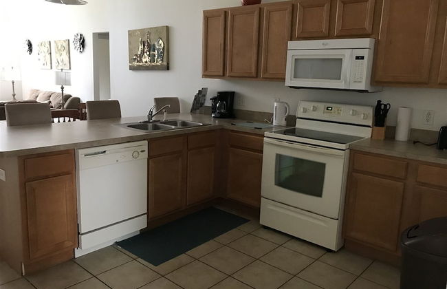 4 Bed and 3 Bath in Perfect Location With Pool by Florida Dream Home - Foto 9