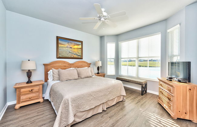 Asiago Vacation Rental at Lely Resort. Newly Furnished 2-Bedroom Condo with Stunning Lake & Golf Views. Spacious Retreat with Private Lanai, Resort Pool, Hot Tub and Gym Access - Foto 8