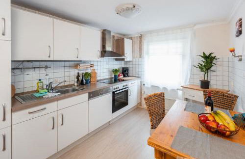 BG Living & Hosting - Mosel-Fachwerkhaus nahe Calmont Klettersteig - 2 Schlafzimmer, Parkplatz, WLAN & Netflix, 5 Personen - Foto 32