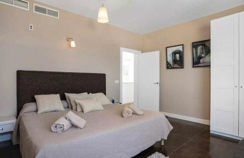 LUJOSA VILLA PISCINA 25 METROS SUIT 60m2 SPA SAUNA - Foto 25