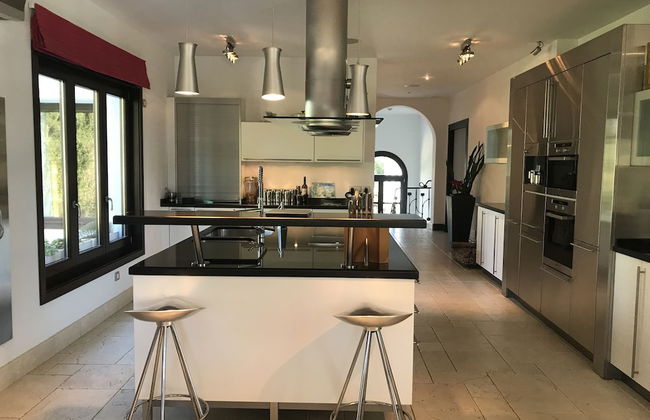 Los Halcones 14 - Foto 9