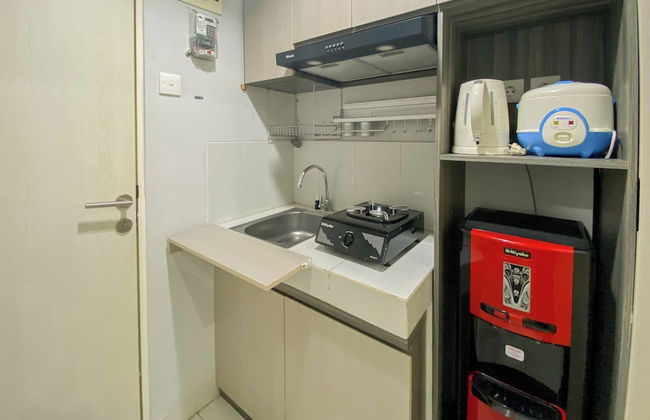 Comfortable 1Br Without Living Room At Amartha View Apartment - Foto 7