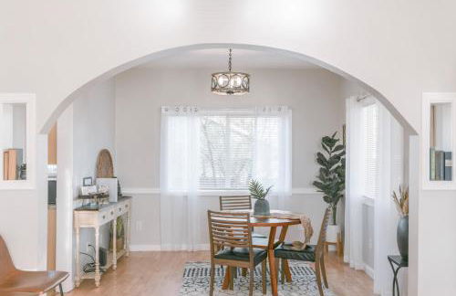 5 Bedroom House Cheerful Bungalow with AC Pet Friendly - Foto 9