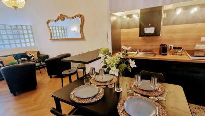 LE PARC2 Appartement Authentique, Coeur de Ville, Proximité Parking, Climatisé - Foto 2