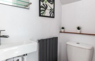 Eden Cottage - 9 Guests, Sea Views, Central Cowes, Ferry Deal - Foto 14