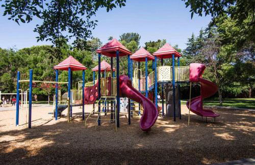 *DESIGNER East Bay Remodel Home* - Foto 7