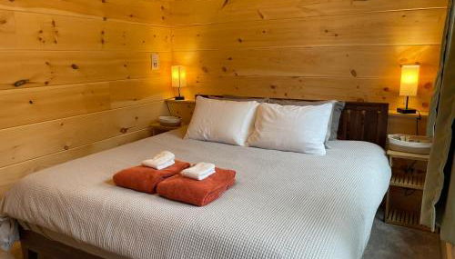 Creekside Getaway - King Bed - Full Kitchen - Foto 2