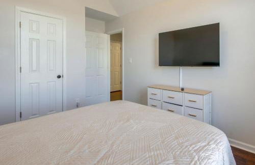 Walk to the Greenline Sleek Cordova Home with Patio - Foto 16