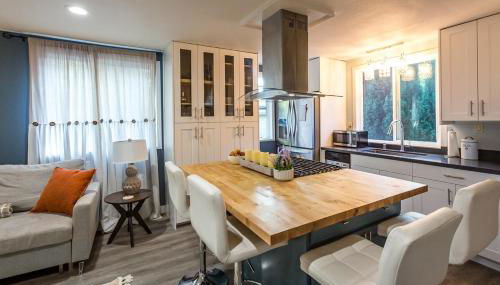 New Oasis -Spa -Firepit -BBQ- Decks-Pet friendly - Foto 5