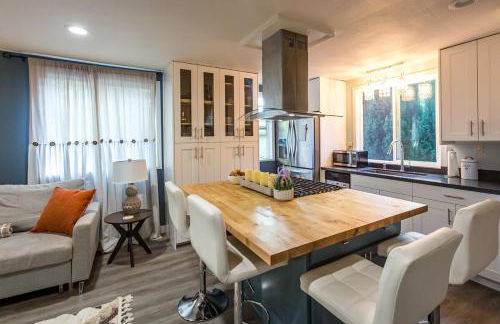 New Oasis -Spa -Firepit -BBQ- Decks-Pet friendly - Foto 5