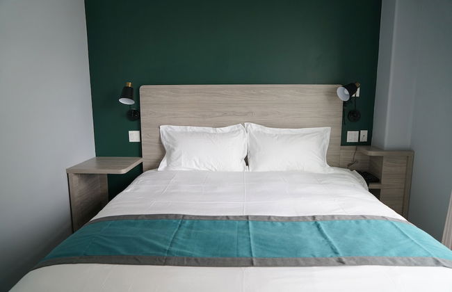 Starlight Hotel - Photo 8