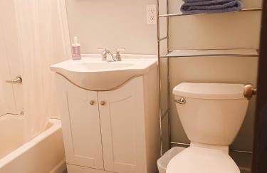 Huge 2 Bedroom House in the Heart of Northside! - Foto 26