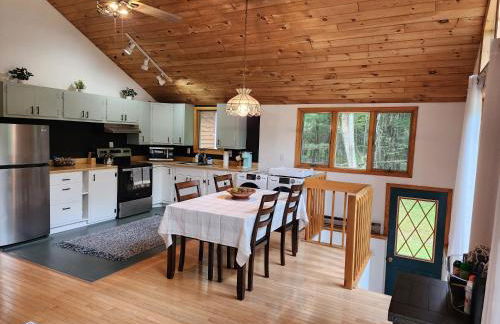 Rustic Catskills Cabin with Hot Tub and Mountain Views - Foto 14