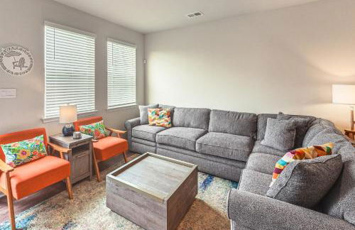 Pool Access and Beach Shuttle Millville Townhome! - Foto 5