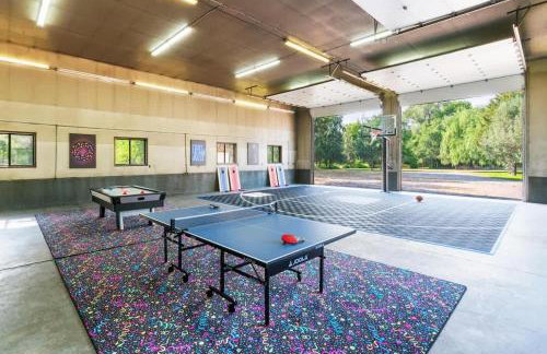 Private Island Fire Pit & Arcade - Foto 7