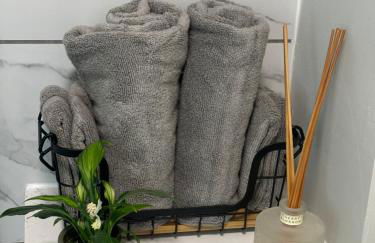 Redwing Retreat Bicester Village - Stylish Retreat Steps from the Shops - 2 Bed House with Garden and Parking - Foto 45