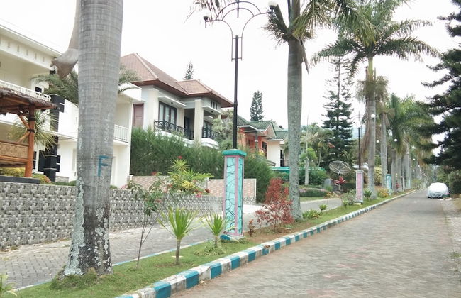Villa Agro Kusuma Batu Malang - Foto 35