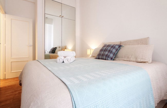 Apto Reformado con encanto by URBANHOSTS - Photo 5