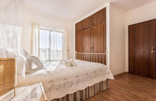 Beautiful Villa in Praia da Salema max 6 People - Foto 9