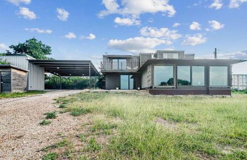 Luxury 4-Bedroom Container Home, Hot-Tub & Firepit - Foto 1