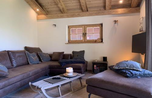 Chalet BERGSUCHT in Ruhpolding Bayern, Traumlage am sonnigen Südhang, kostenlose Parkplätze, schnelles WLAN, ruhige Sackgasse, NETFLIX inklusive - Foto 11