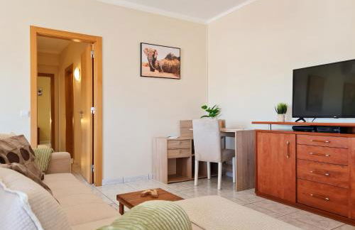 CASA TÔMBUA - Pool - Beach & Center 300m - AC - WiFi - Foto 37