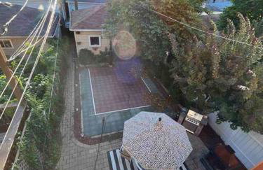 Irving Park updated vintage top unit 2-flat - Photo 8