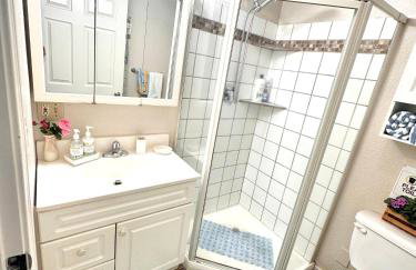 Emerald City Studio Suite - Photo 25