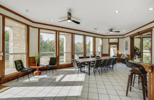 22-Acres Mansion - Pool Party Venue Games & More - Foto 13