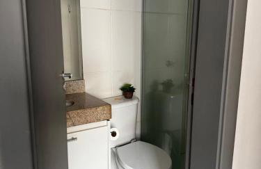 Cozy 2-Bedroom Apartment 2 km from the Airport - Photo 6