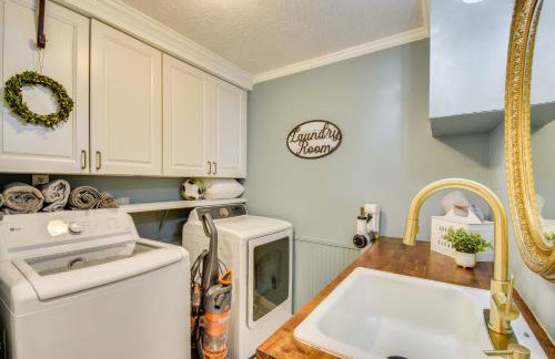 Home with Fire Pit on 27 Acres in Walhalla! - Foto 29