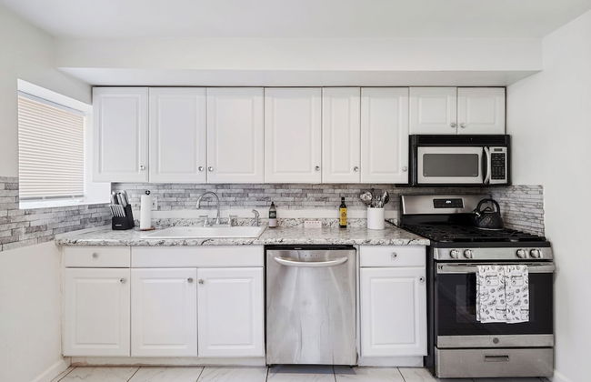 A Cottage in Downtown STL. Sleeps 10 - Photo 6