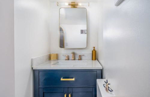 The Blue Sapphire 3BR 3BA Luxury Lakefront Home on Mineola Bay Stunning Views on Chain O Lakes - Photo 50