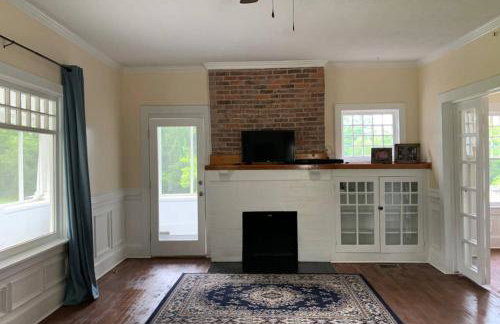 Renovated 1928 bungalow on a former asylum campus - Foto 9