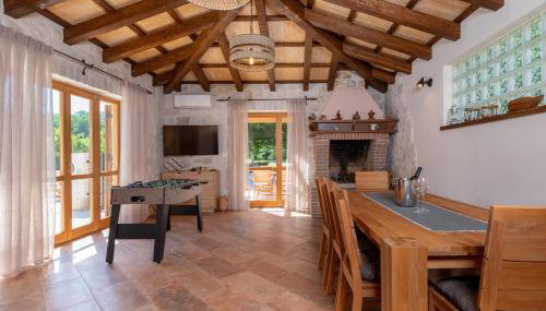 Stone house with pool and yard - Villa Histra - Foto 4