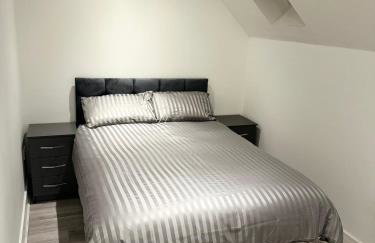 Epsom High Street Apartment 10 - Photo 6