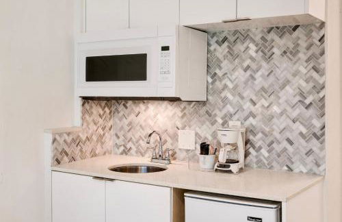 Best location by the Beach ! Free WiFi - TV - All amenities - Foto 28