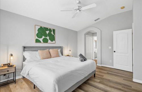 NEW - Poolside Oasis Heated POOL Home - 2000 SF - Foto 32