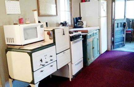 Secluded Rustic Cabin Rental Inside Manistee National Forest in Brethren, Michigan - Foto 2